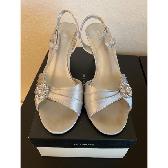 Liz Claiborne Massey Silver Gray Satin Embellished Slingback Heels - Sz 9.5 - Picture 2 of 8